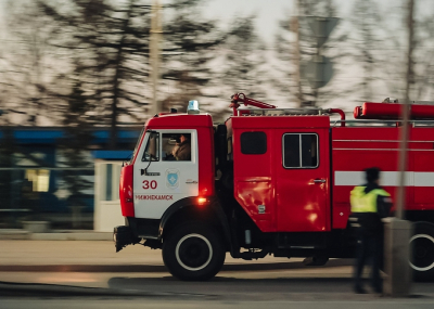 Пожар на химзаводе Нижнекамска тушат второй день