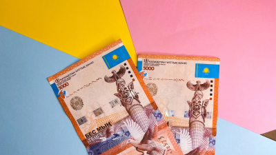 На KASE доллар продается выше отметки 476,9 тенге