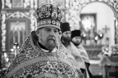 В Казани простились с почетным настоятелем Варваринского храма Виталием Тимофевым