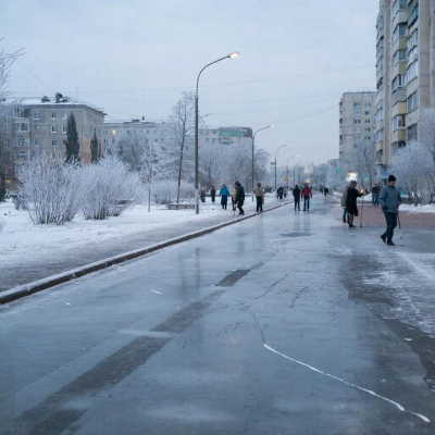 Подросток сломал спину, поскользнувшись из-за гололеда в Новосибирске