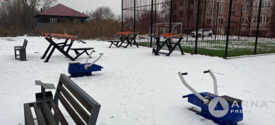 "Были разные, установили одинаковые": замена тренажеров в благоустроенном дворе возмутила семейчан