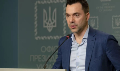 Арестович*: Киев сам вычеркивает Украину из числа победителей в ВОВ