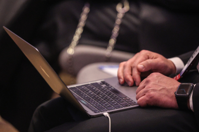 &laquo;Ведомости&raquo;: Минцифры предлагает установить плату за&nbsp;переписку бизнеса с&nbsp;чиновниками