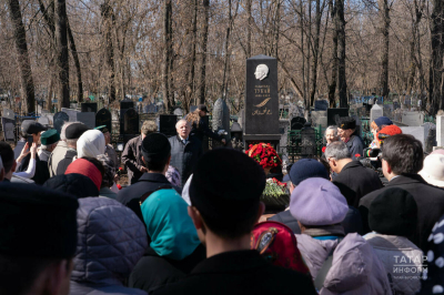 Тукай &ndash; наш непотопляемый корабль: мысли, прозвучавшие у могилы поэта