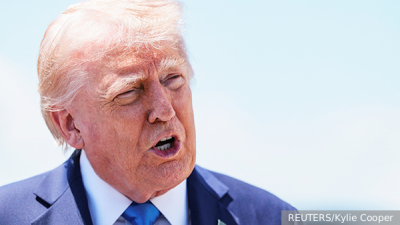 Жюри присяжных в США выдало ордер на арест экс-главы ФБР Коми