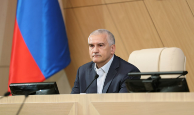 Аксенов предупредил о тюрьме за сотрудничество с врагом