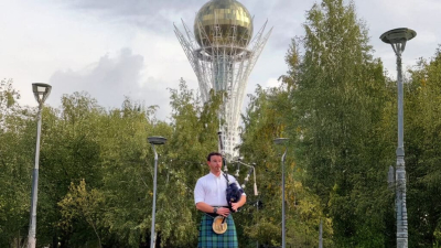 Казахстанцы попросили у шотландского блогера исполнить гимн на волынке