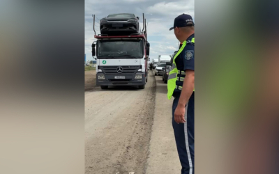 Очередь на границе в Мартукском районе контролируют полицейские