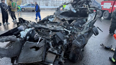 Кадры с места гибели двух человек в ДТП с фурой в Альметьевском районе 15/03/2026 &ndash; Новости