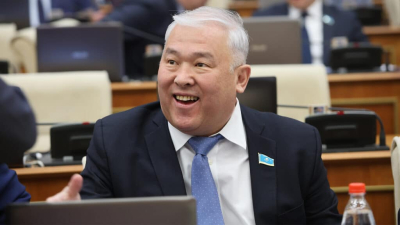 Депутат Абенов рассказал, почему в Казахстане дорогие квартиры