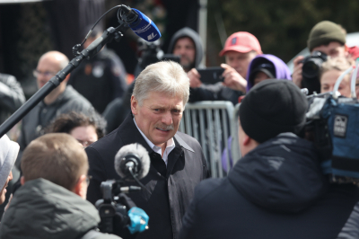 Песков рассказал о&nbsp;нежелании Кремля отсылок к&nbsp;России при обсуждении вопроса Карабаха