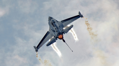 В НАТО заявили, что дрон над Эстонией сбили румынские истребители F-16