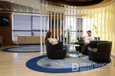 1 апреля лишь 11 % казанцев шутят над коллегами, а 8 % даже решаются на шутки над начальством