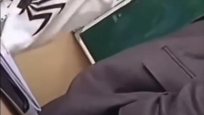 Отказался снимать маску с пауком: конфликт педагога и ученика в Актау попал на видео