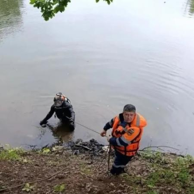 В озере Башкирии вместе с автомобилем утонул рыбак
