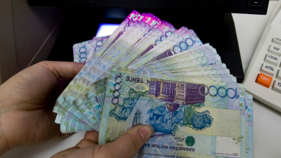 Азия: 500 тенге за доллар