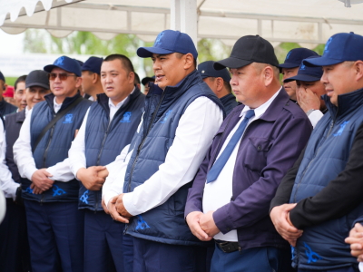 В Бишкеке внедрят безналичную оплату и повысят зарплаты водителям