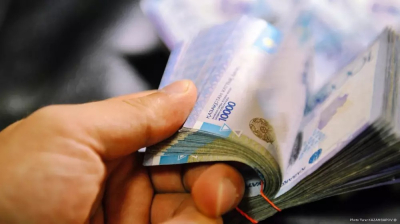 Что будет с тенге: курс доллара вернулся к снижению после короткой стабилизации